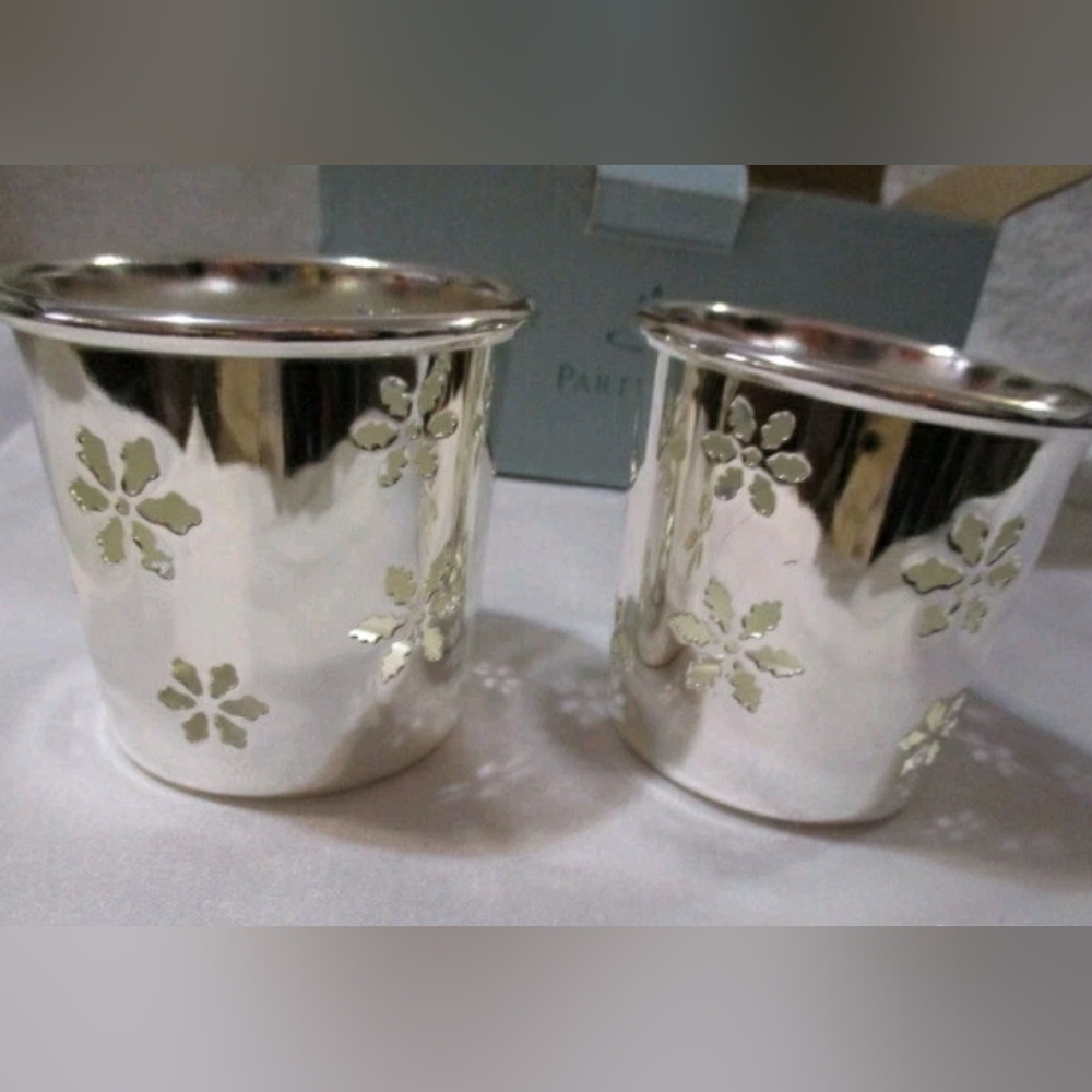 PARTYLITE  Silver Plate Snowflake Tealight Holders  Set of 2